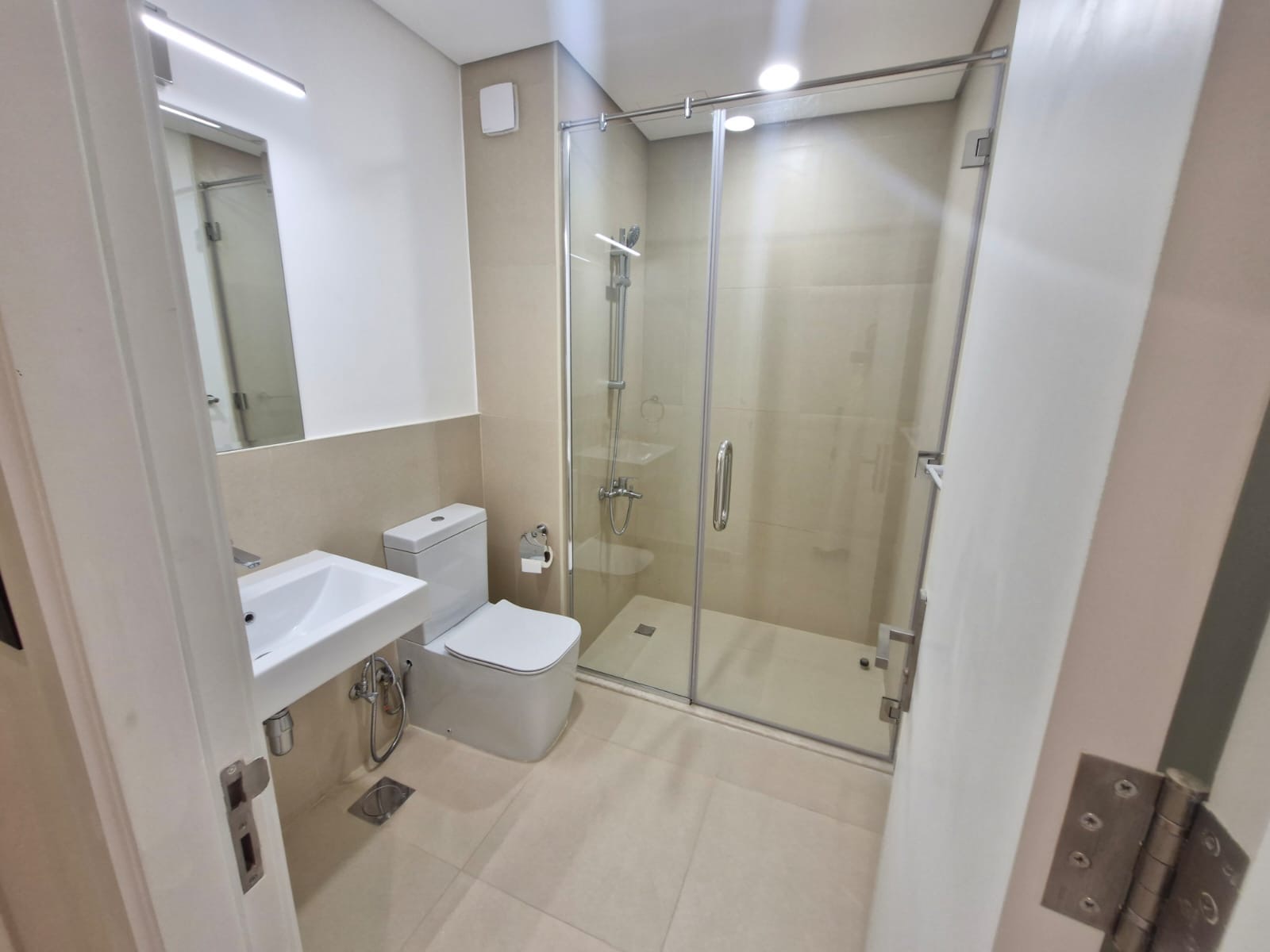 🏡 Luxury Villa in Sedra – Roshn  ✨ 300 m² Modern Villa | Elegance Meets Functionality 🛋️ Semi-Furnished | Smart Living